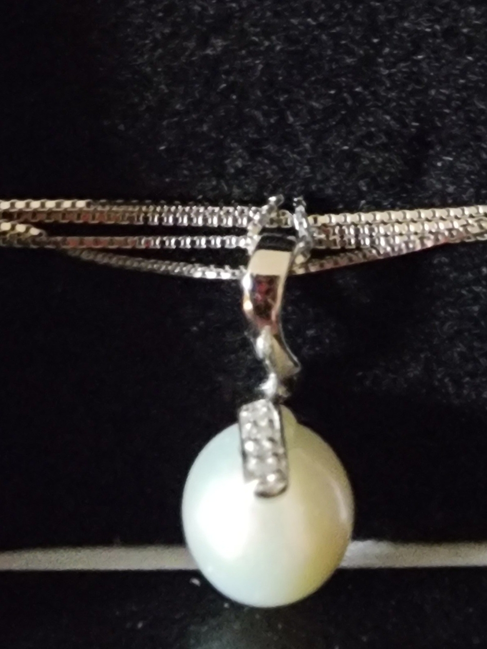 Akimio Pearl And Diamond Necklace